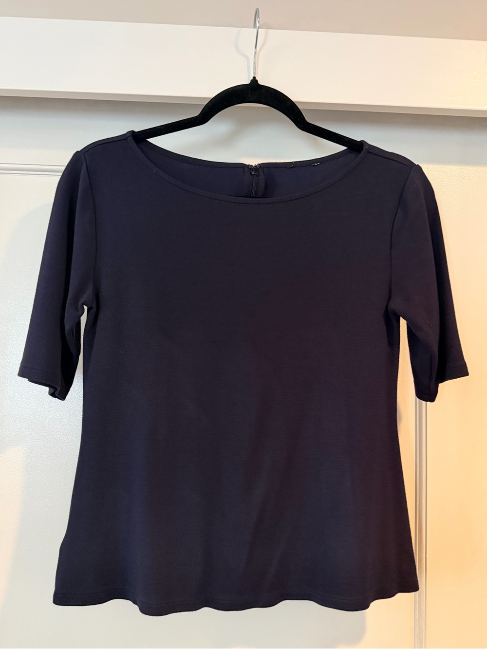 EUC Classic Navy Elbow Short-Sleeve Women's Top Zip Back Size Medium